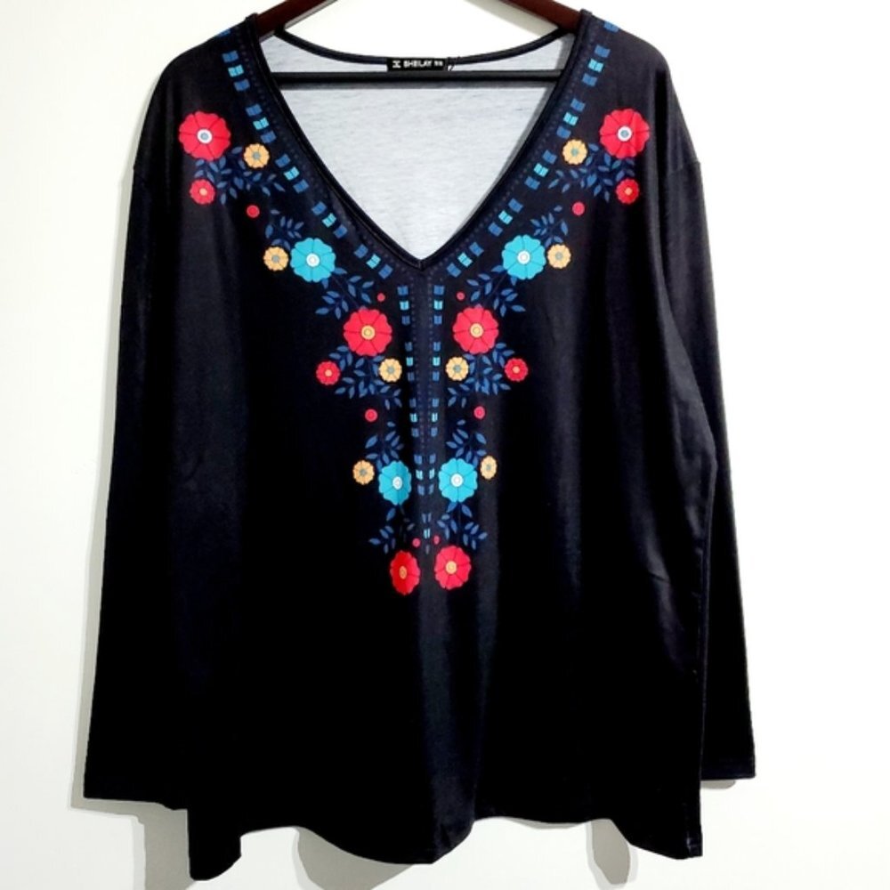 NWT Sheilay  XXL Black Floral V-neck Long Sleeve Pullover Top